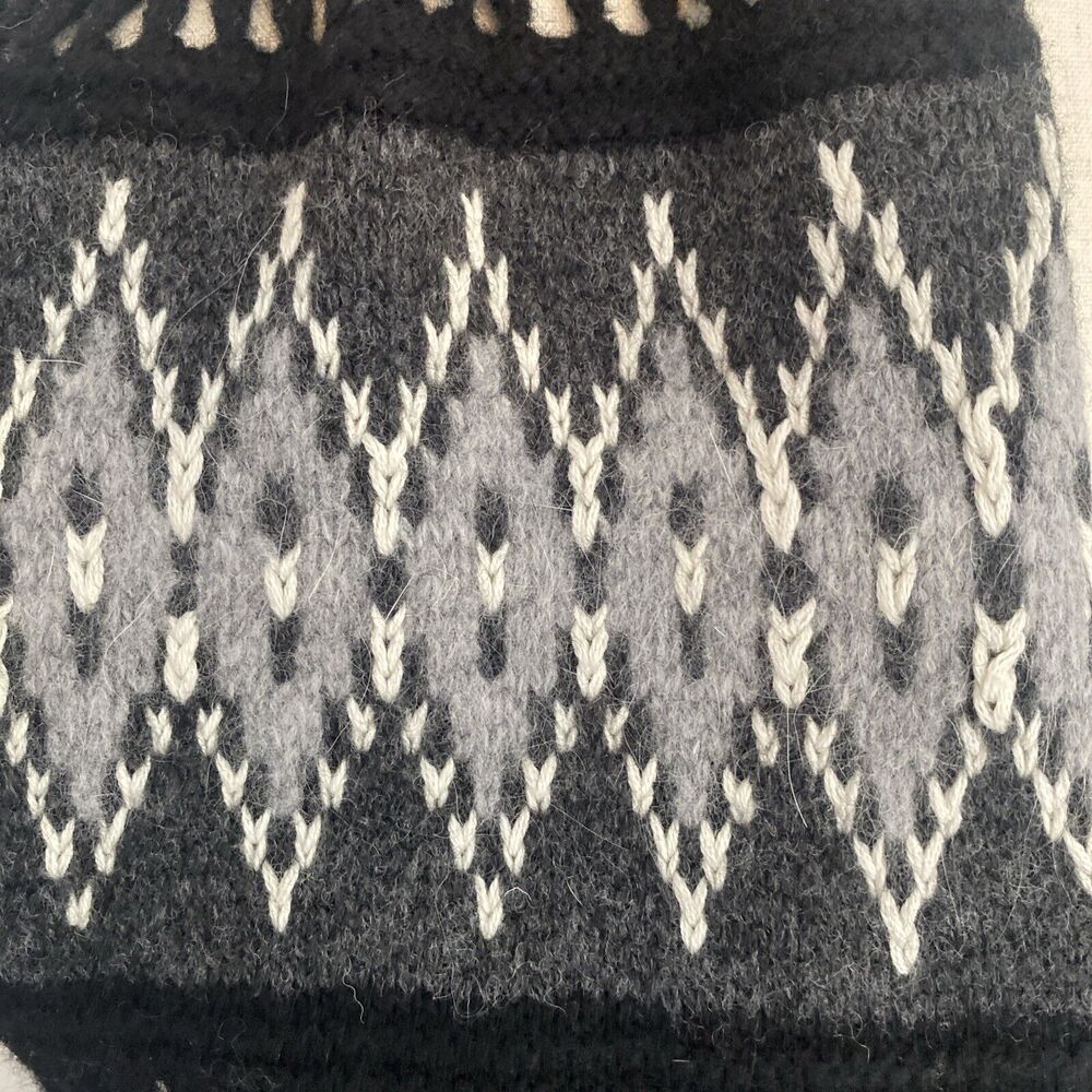 Lauren Ralph Lauren Scarf Black/Grey Geometric Knit Lambs Wool Crochet Details - Picture 3 of 7